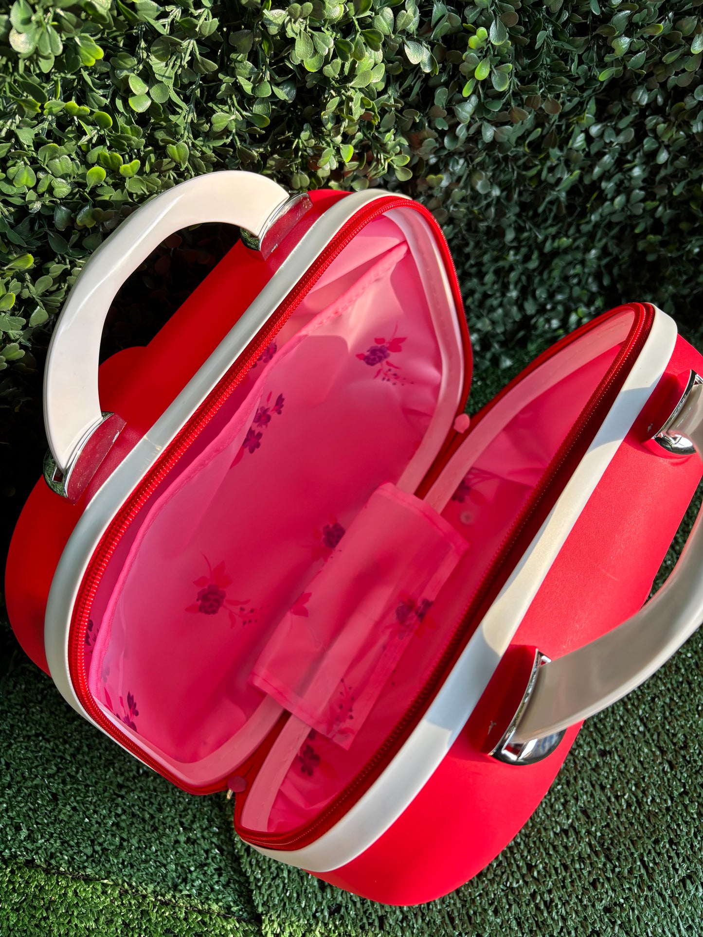 Travel Cosmetic Organizer Hello Kitty Red